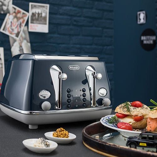 Delonghi 4 Slice Toaster Capitals Blue CTOC4003.BL