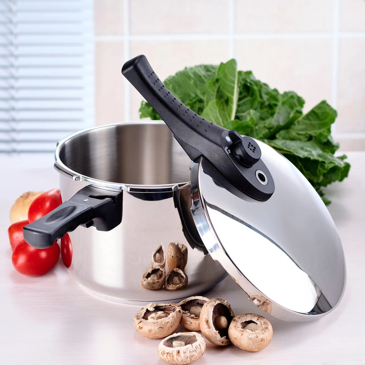 Russell Hobbs Pressure Cooker 6 Litre RHPC06